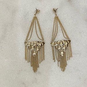 Kendra Scott gold earring